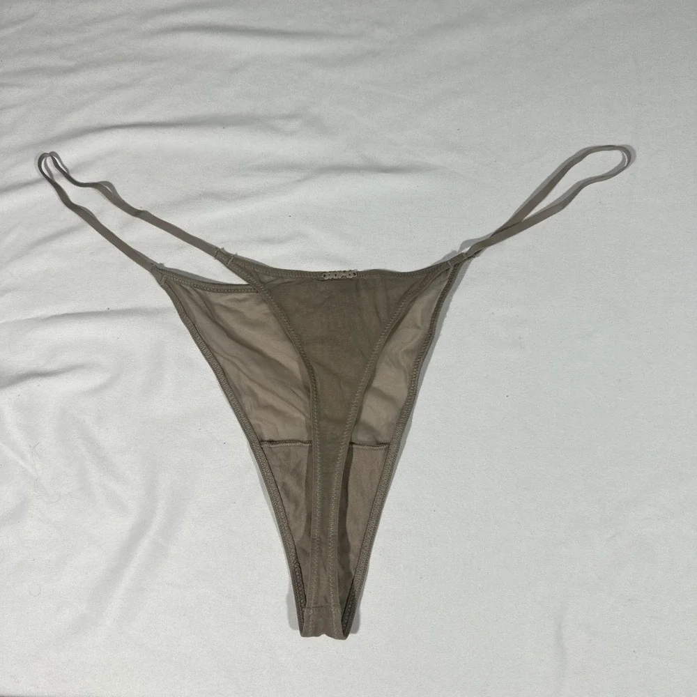 NEW $40 SKIMS [ 2PC 4X ]‎ ULTRA FINE MESH STRING Thong in Black + Truffle T2040